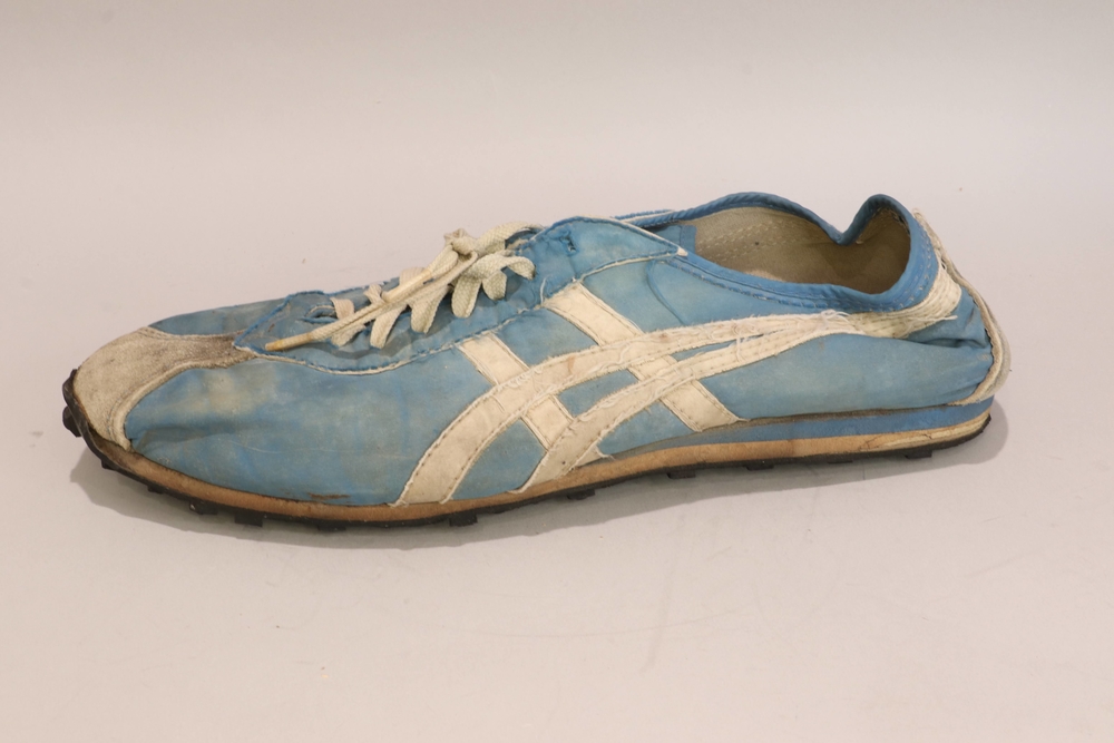 onitsuka tiger phil knight