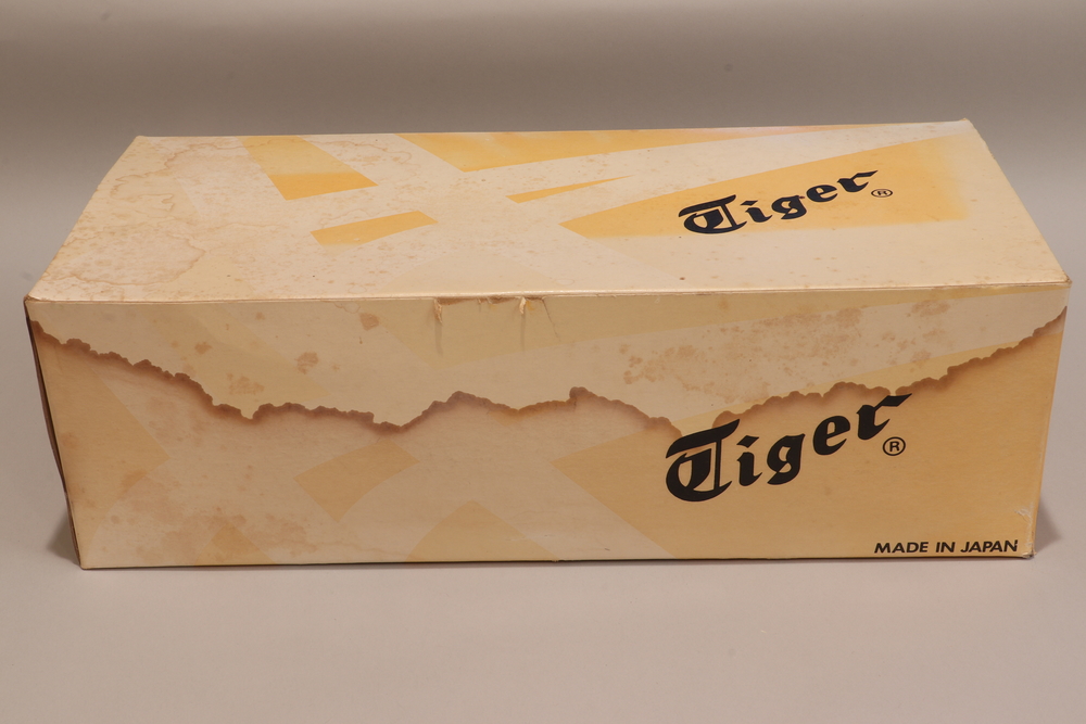 Blue Ribbon Sports 5 - Onitsuka Tiger Shoe Box for Grand Prix | Blue Ribbon Sports