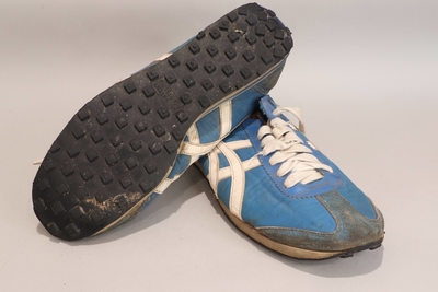 Image Shoes 17 - Blue Ribbon Sports - Onitsuka Tiger with Waffle Soles